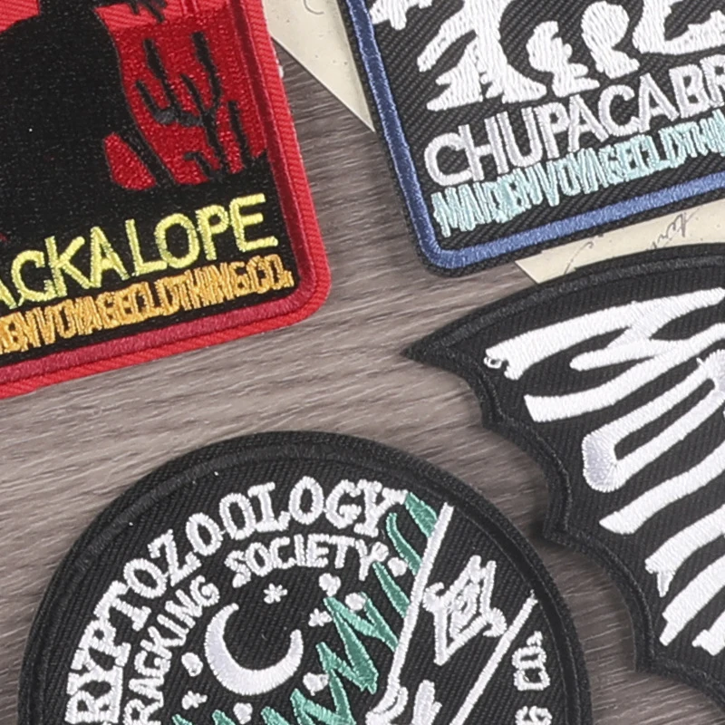 Parche bordado Mothman criptozoología para uniforme táctico - imagen 4