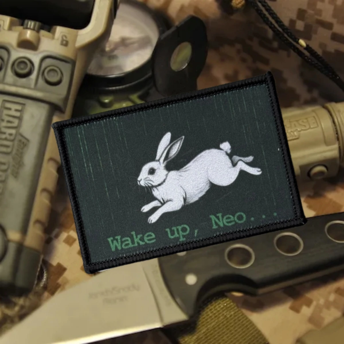 Parche táctico militar Morale Rabbit Wake Up Neo con velcro - imagen 2