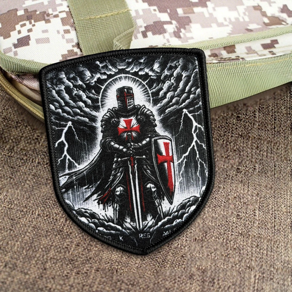 Parche táctico Caballero Templario Cruz Roja con velcro - imagen 5