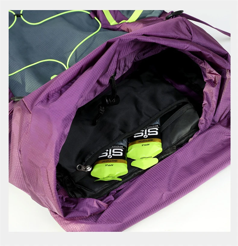 Vista de la mochila plegada y lista para transportar