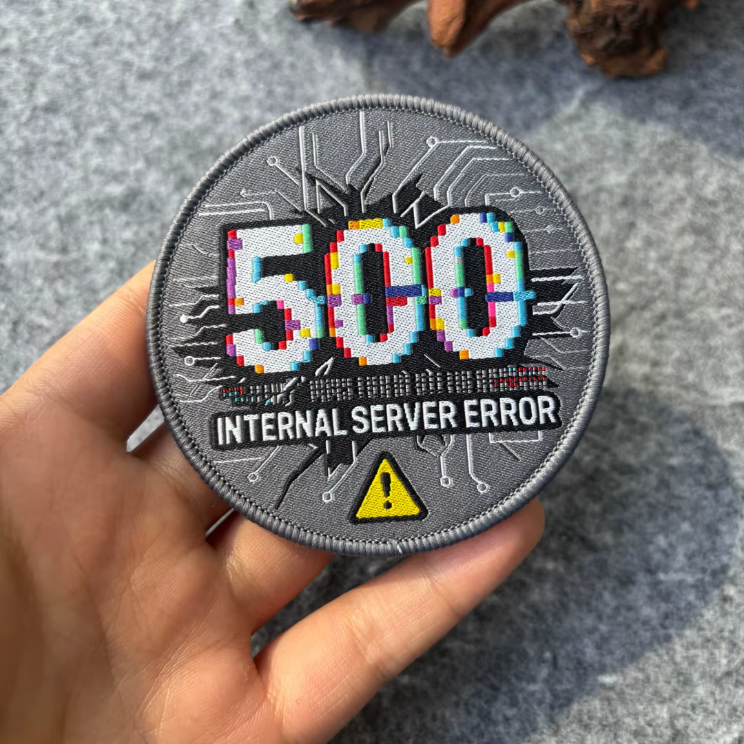 Parche táctico con diseño meme “Error servidor interno 500” y velcro
