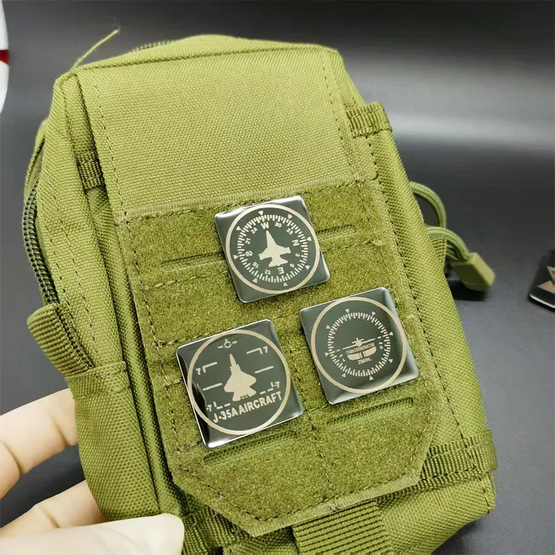 Parche táctico metálico hecho a mano para ropa y mochilas - imagen 5