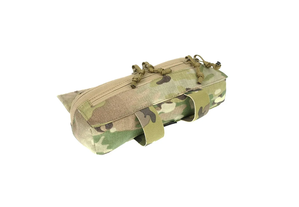 Bolsa médica táctica PIMP con contenido visible: vendajes y material de curación organizados
