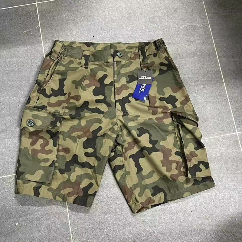 Detalle del estampado y caída holgada