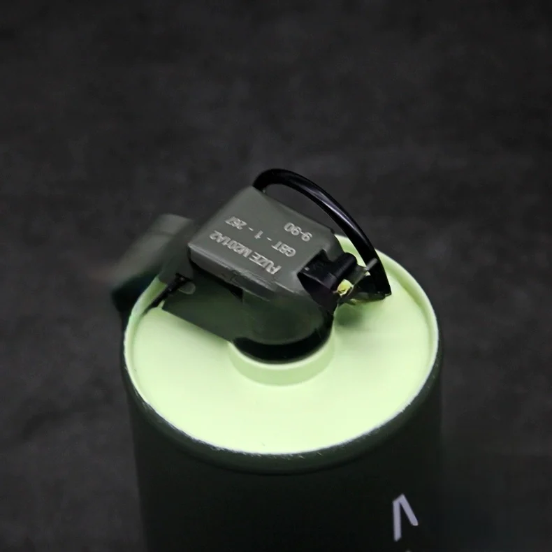 Cilindro metálico M18 para almacenamiento y utilería de cine - imagen 3