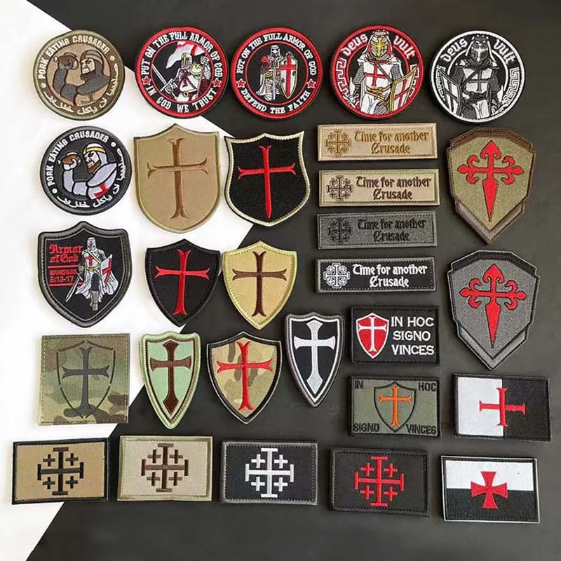 Detalle de bordado tipo insignia