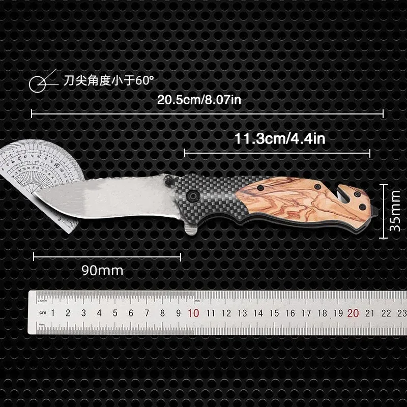 Cuchillo plegable en uso al aire libre