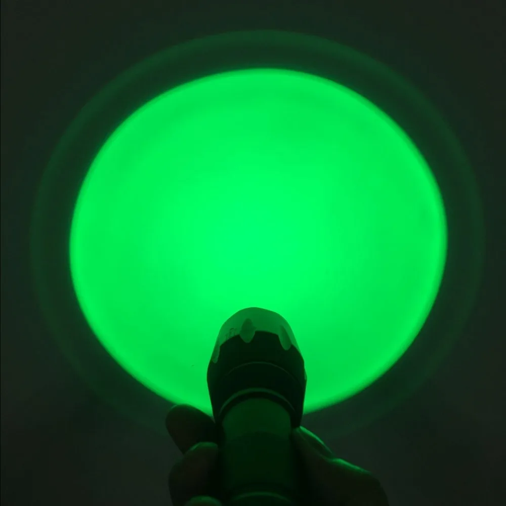 Linterna táctica LED verde con zoom ajustable para caza y pesca - imagen 4