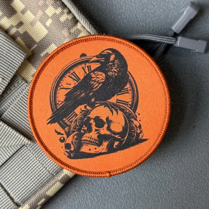 Parche táctico calavera de cuervo con gancho y bucle - imagen 3