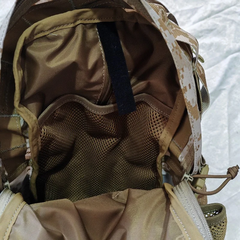 Mochila táctica de nailon AOR1 para casco - imagen 3