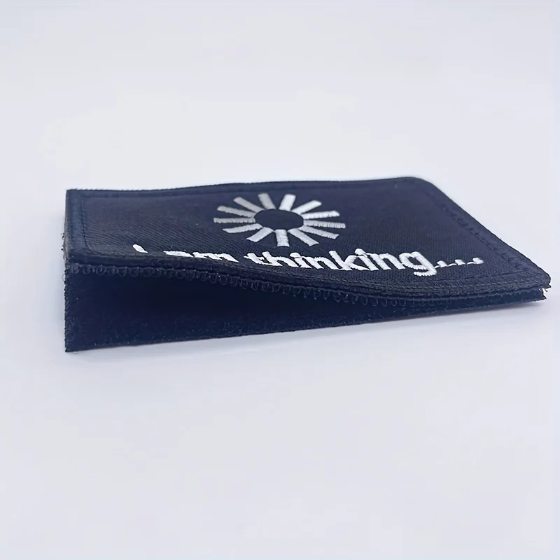 Parche táctico I Am Thinking – Velcro negro bordado para mochila - imagen 4