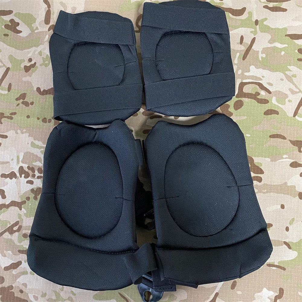 Detalle de protección táctica para rodilla
