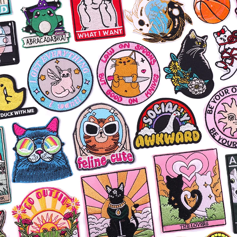 Parche bordado gatito de dibujos termoadhesivo para coser o planchar
