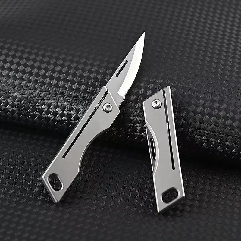 Mini cuchillo plegable EDC en llavero