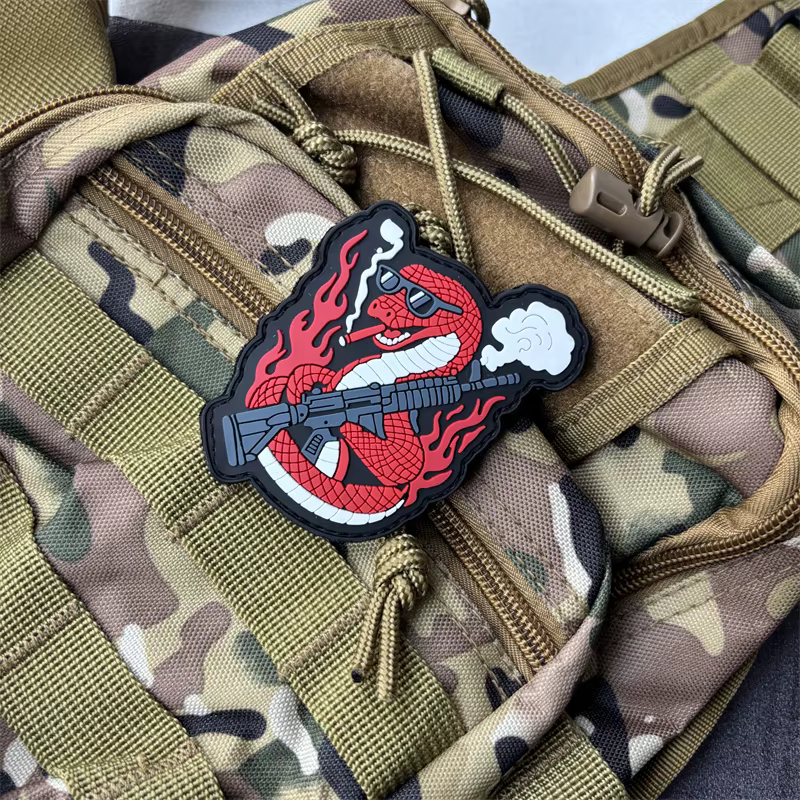 Parche táctico PVC serpiente roja velcro gancho y bucle militar - imagen 5