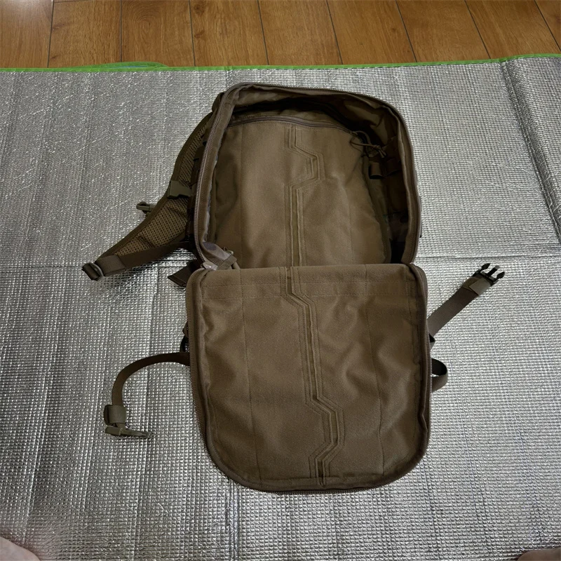 Mochila táctica Swiss TAZ16 500D nylon para exteriores con casco - imagen 5