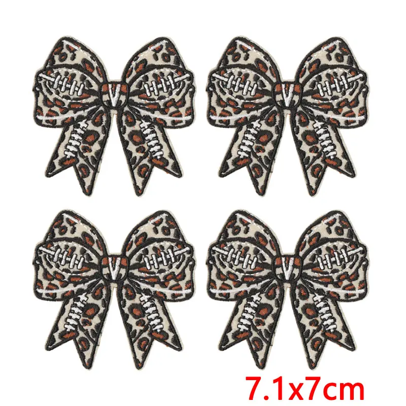 Motivos de leopardo en parches bordados