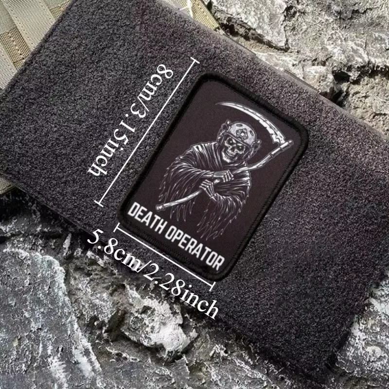 Parche de calavera militar táctica con velcro en diferentes vistas