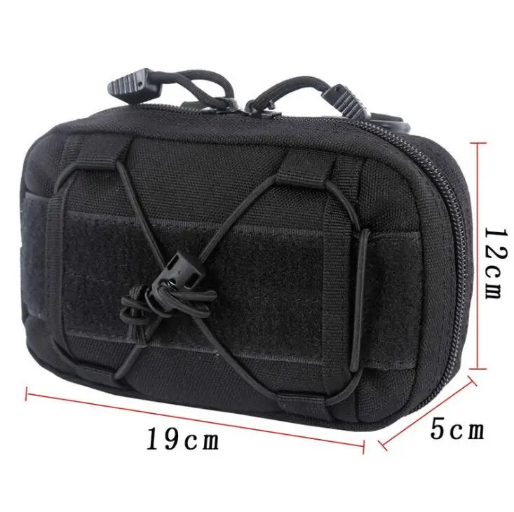 Detalle de panel frontal compatible con sistema MOLLE