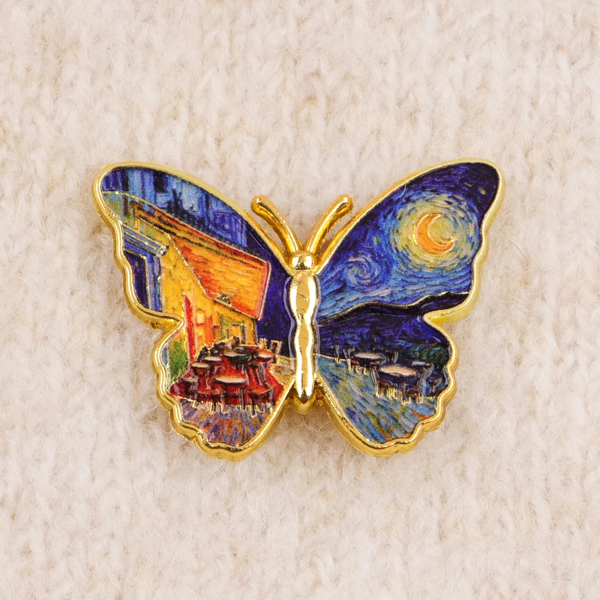 Pin esmalte mariposa cielo estrellado – Broche metálico para ropa y complementos - imagen 3