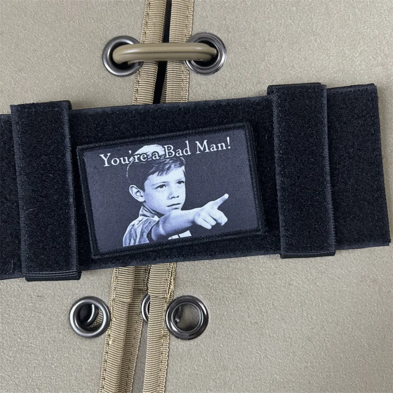 Parche táctico con estampado «Eres un mal hombre»