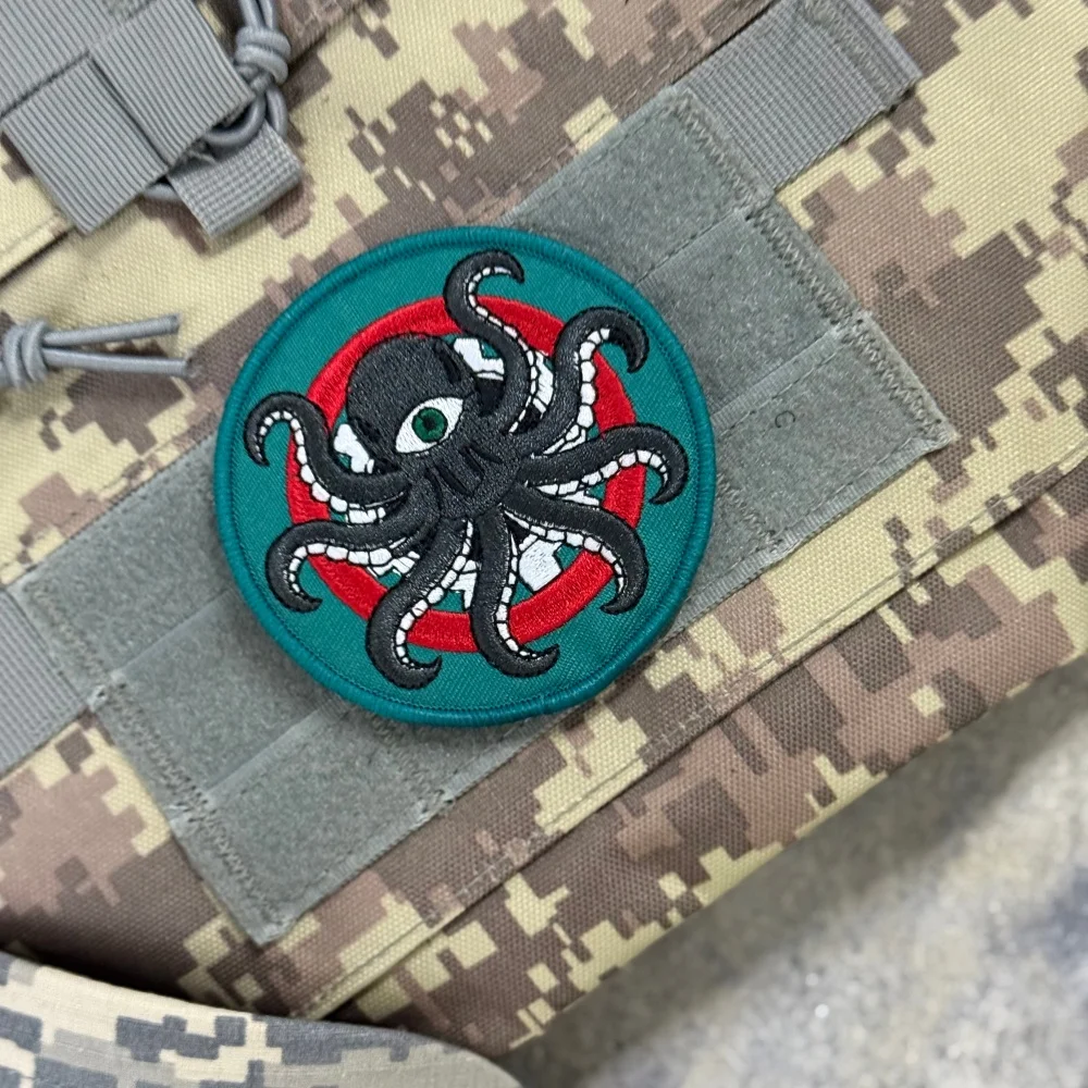 Parche táctico bordado pulpo mítico con velcro para mochila y gorras