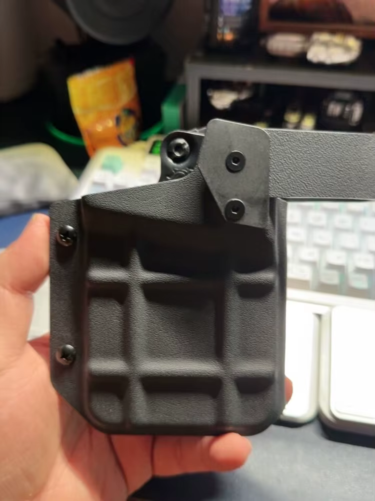 Detalle del material y el interior acolchado de la funda