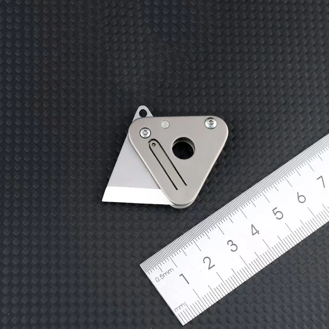Cuchillo plegable EDC en vista general
