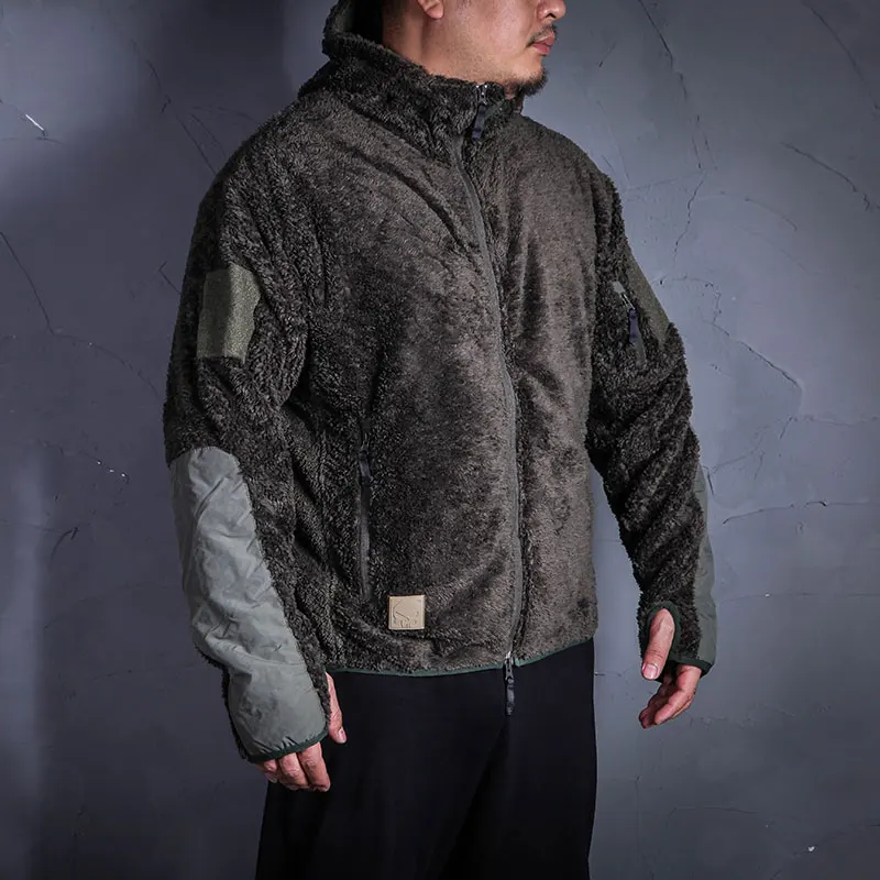 Chaqueta puesta para actividades al aire libre
