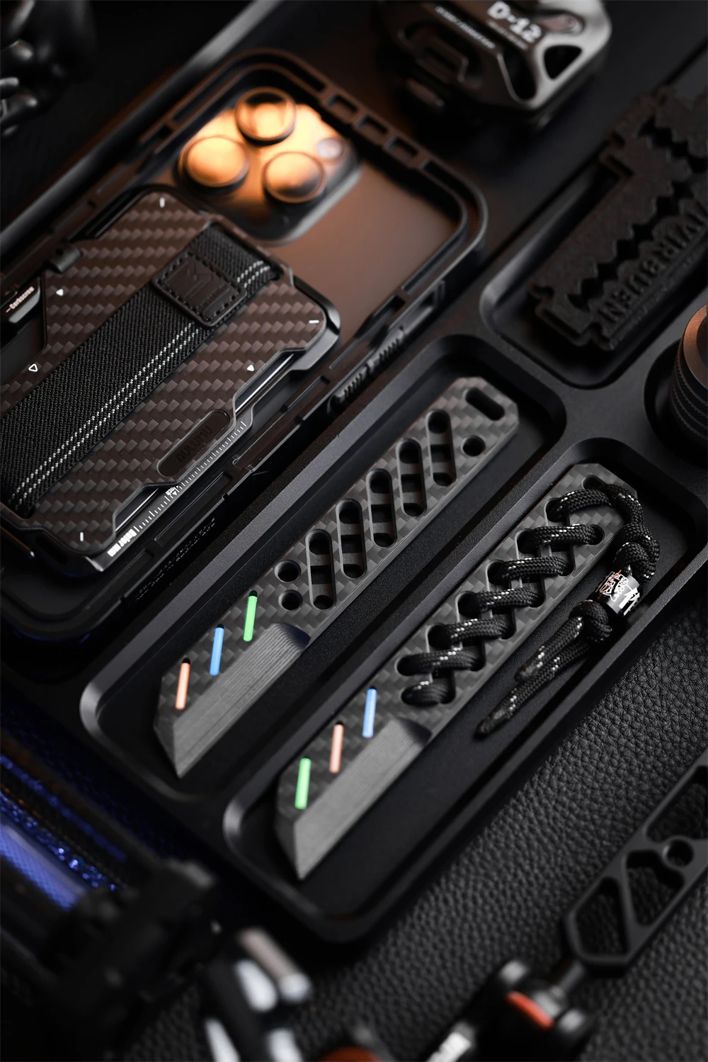 Herramienta y paracord para bricolaje