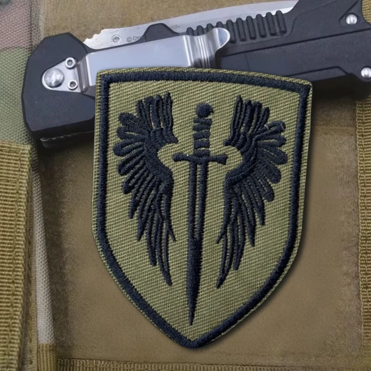 Parche táctico espada y alas Arcángel bordado con velcro - imagen 4