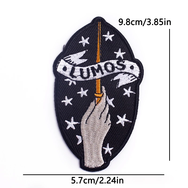 Parche Bordado Lumos Varita Mágica con Estrella – Adhesivo para Chaqueta o Morral - imagen 3