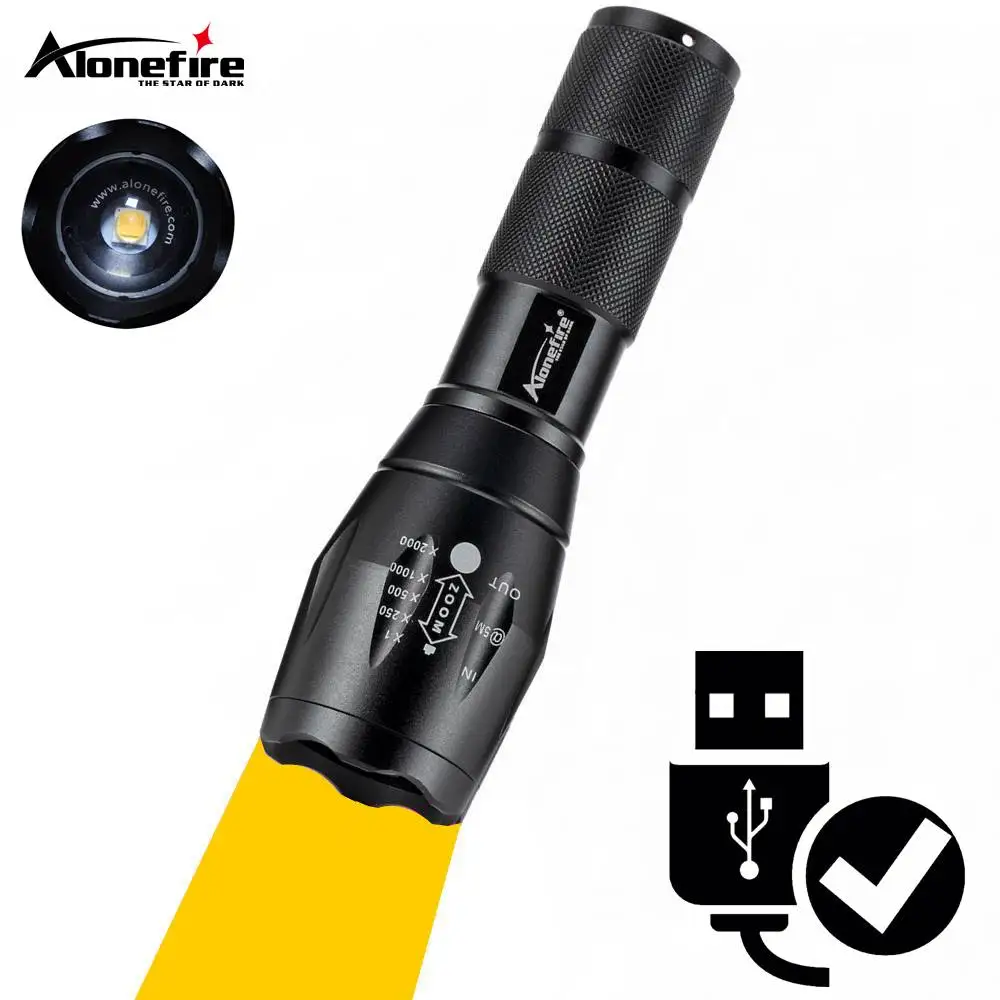 Linterna LED naranja con zoom telescópico para exteriores