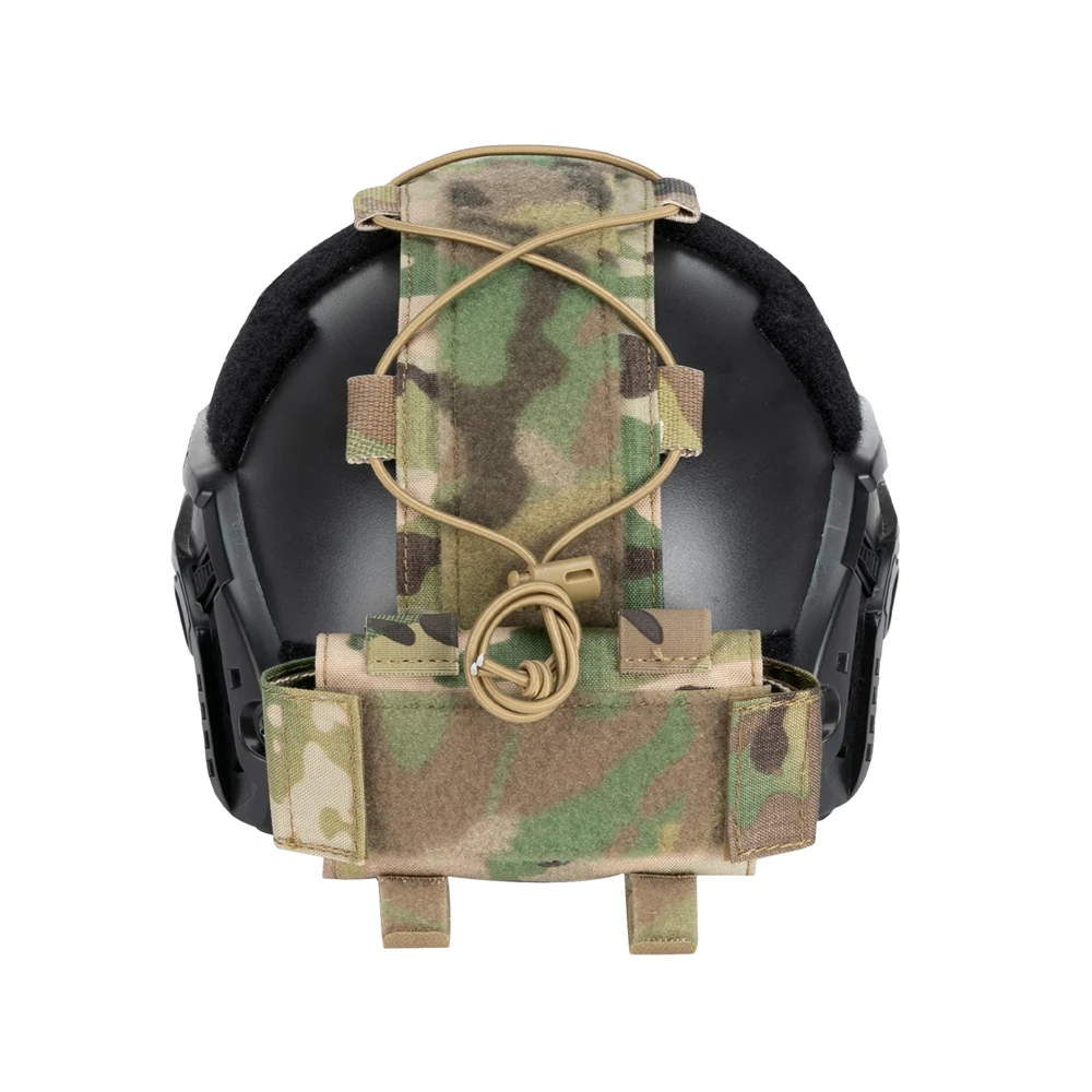 Funda táctica instalada en casco con sistema de raíles
