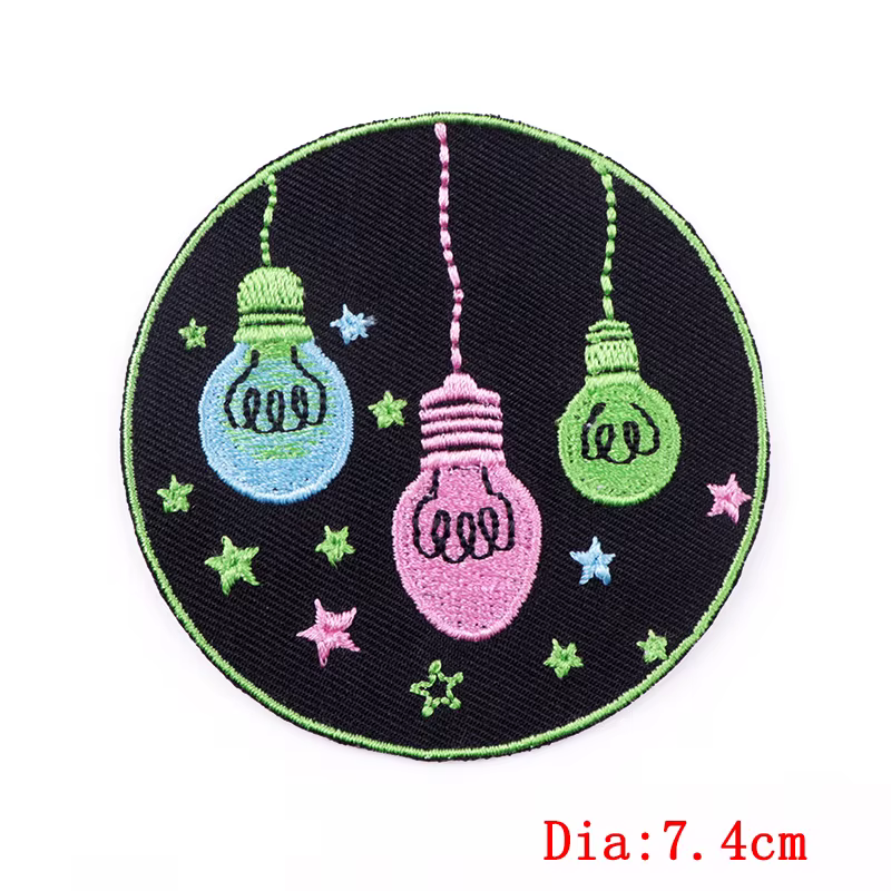 Aplique de bombilla brillante para mochila o bolsa