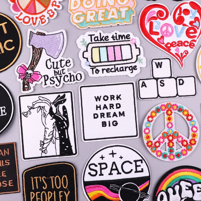 Parche bordado flores letras arcoíris rosa – Para coser o planchar - imagen 4