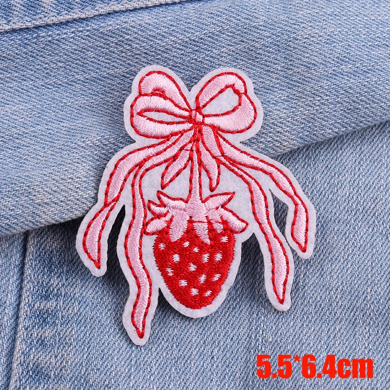 Variedad de diseños de parches kawaii rosas