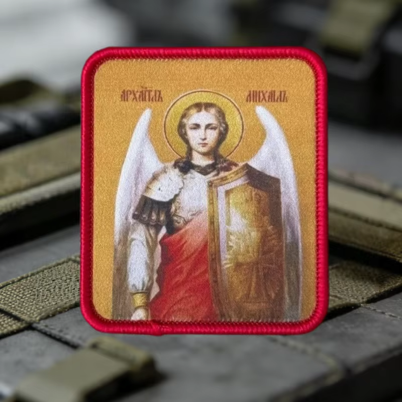 Detalle de la insignia y acabado del parche