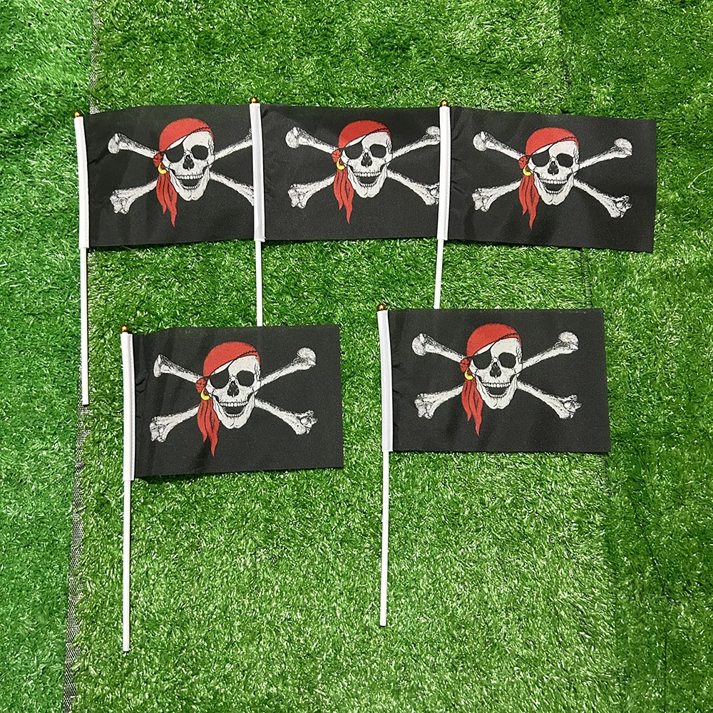 Lote de banderas piratas empaquetadas