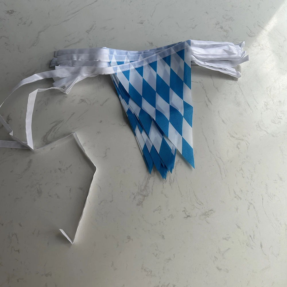 Banderín Oktoberfest de cuadros bávaros con texto Bienvenido - imagen 2