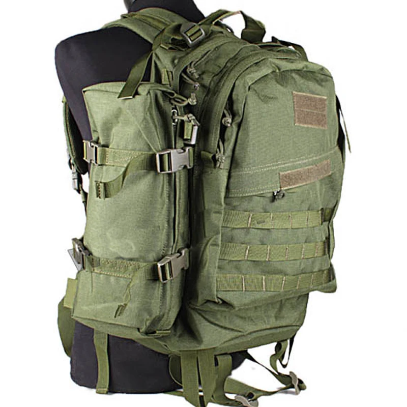 Mochila en uso durante actividad outdoor