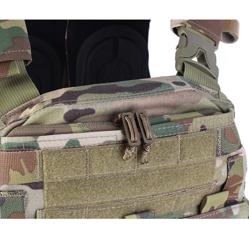 Bolsa táctica en tonos de camuflaje