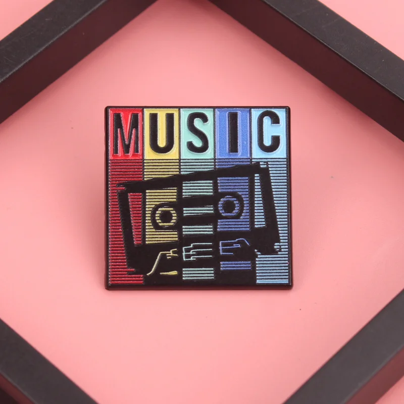 Pin música retro casete neón arcoíris – pieza audio vintage original