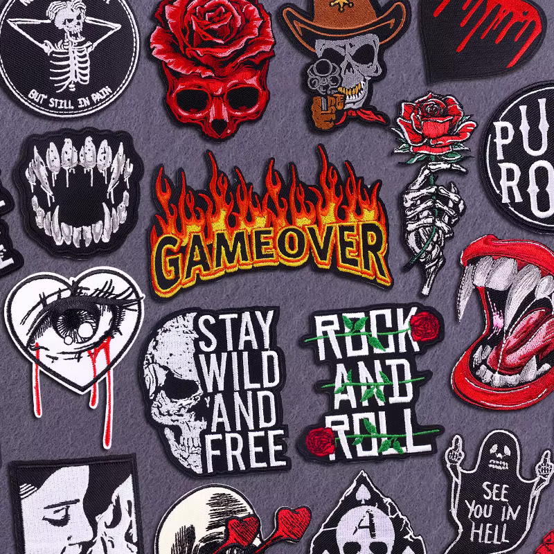 Parche bordado calavera punk para planchar en ropa - imagen 5