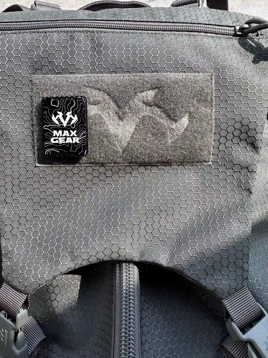 MAXGEAR Parche táctico MOLLE carbono negro sobre base aluminio - imagen 5