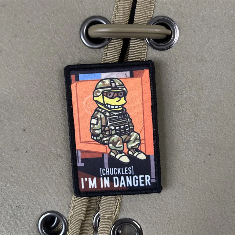Parche táctico Chuckles, I'm in Danger con velcro para mochila - imagen 4