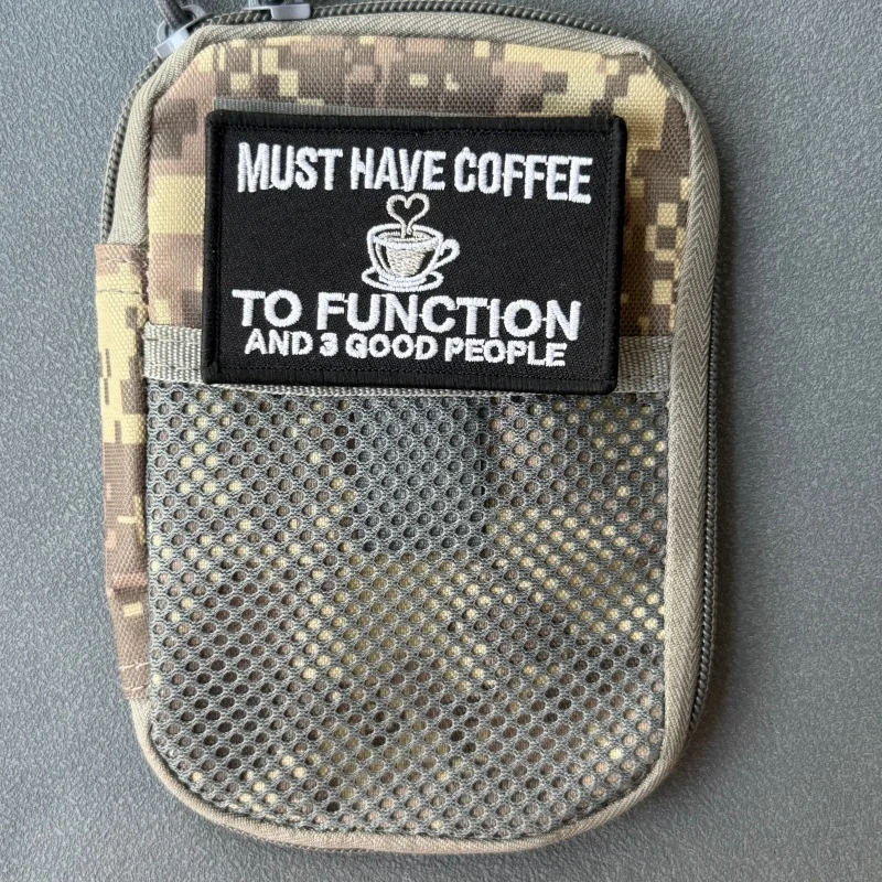 Parche táctico bordado frase Must Have Coffee To Function con velcro - imagen 3