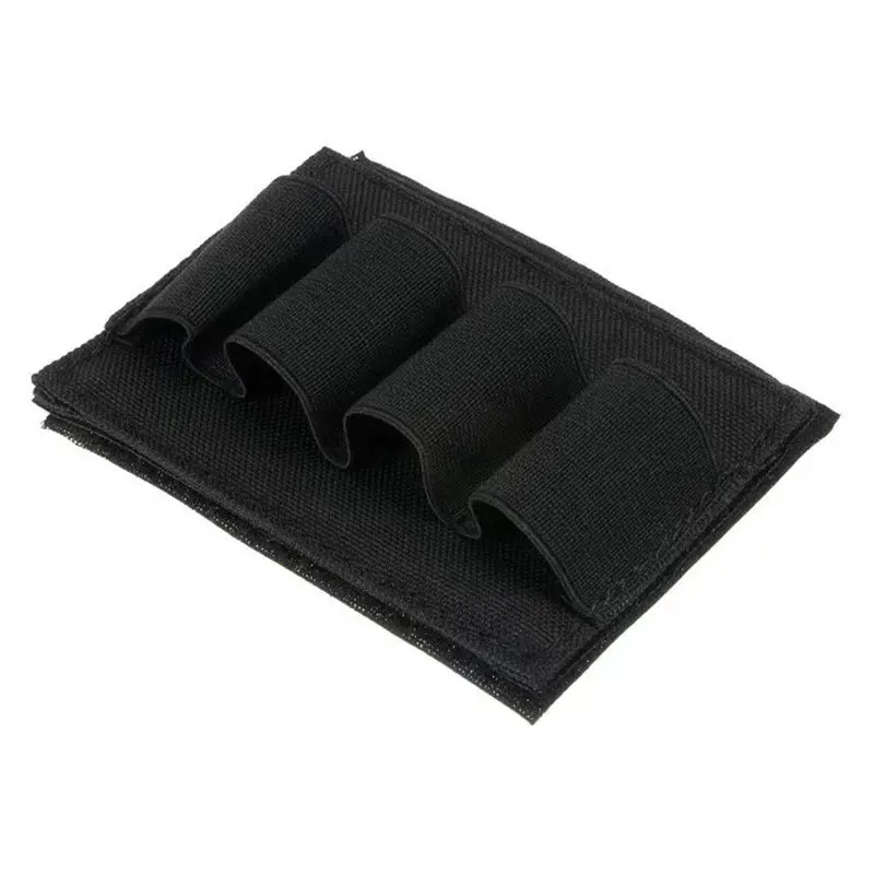Vista del soporte táctico en estilo chest rig