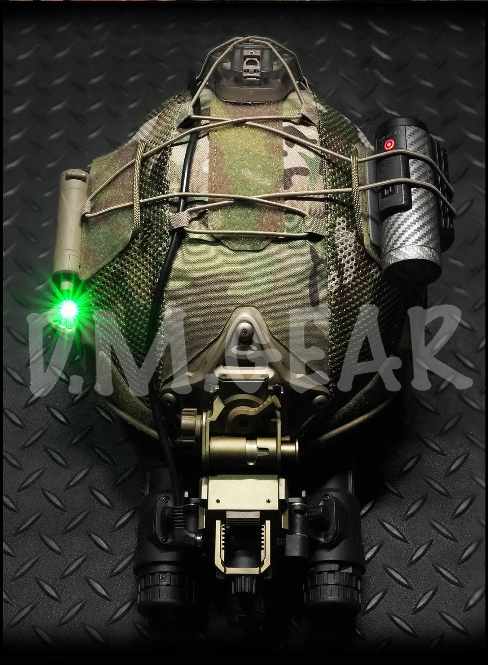 Detalle de las correas de ajuste seguras para casco OPS-Core