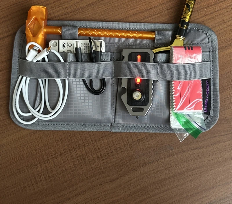 Accesorio EDC táctico con módulo interno y gancho-bucle - imagen 5